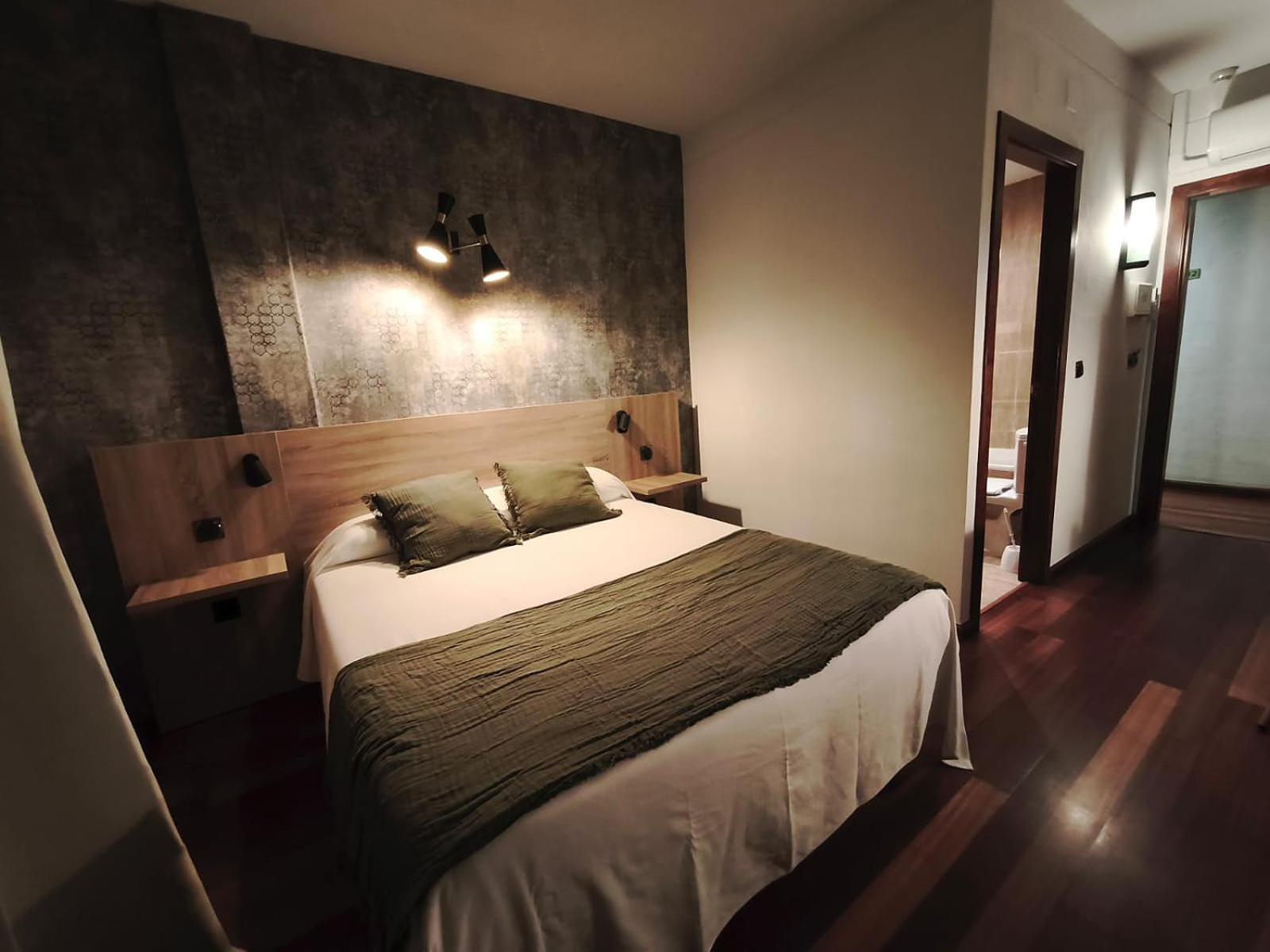 Hospedium Hotel La Fuente กันเดลาริโอ ภายนอก รูปภาพ