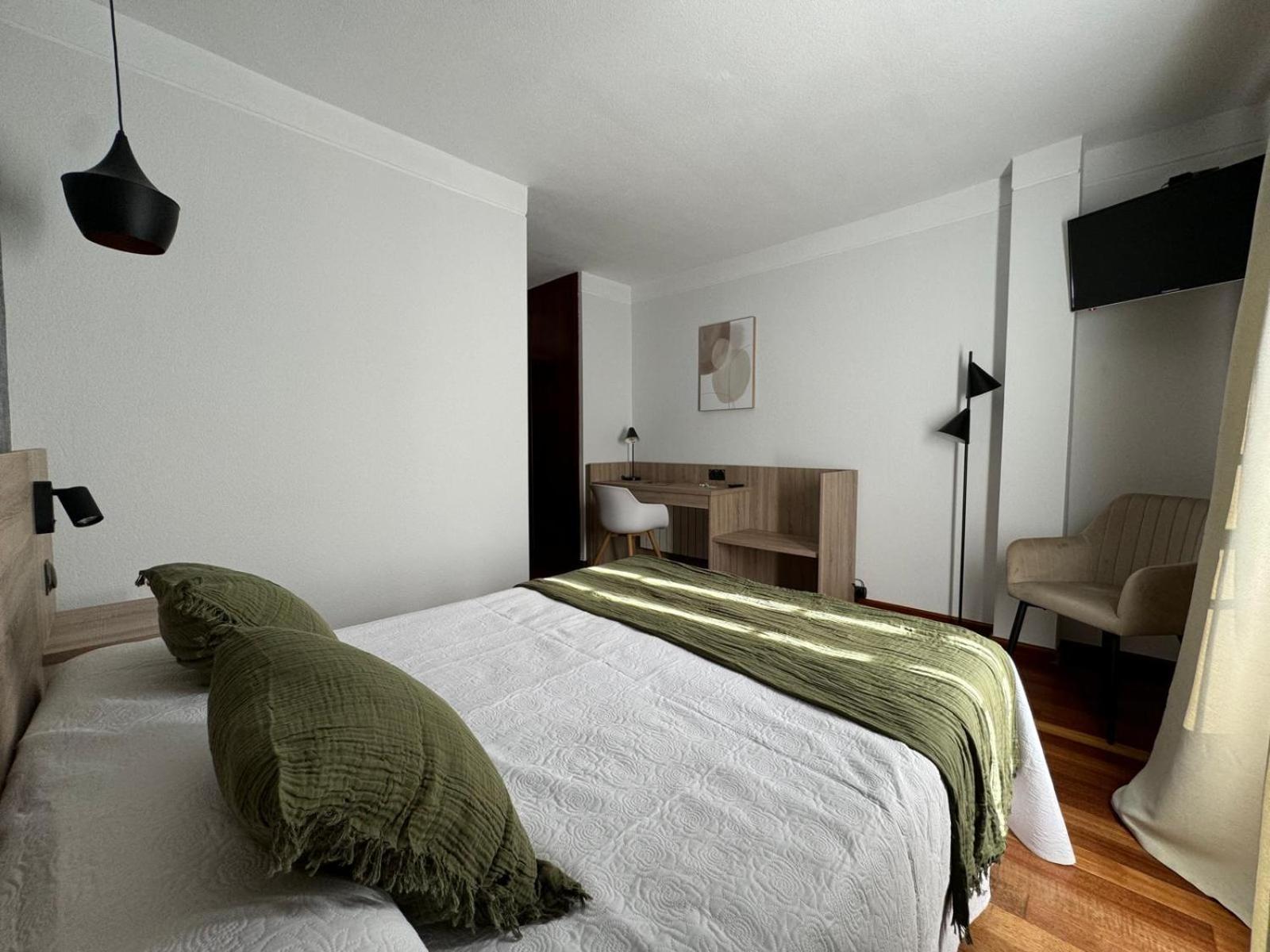 Hospedium Hotel La Fuente กันเดลาริโอ ภายนอก รูปภาพ