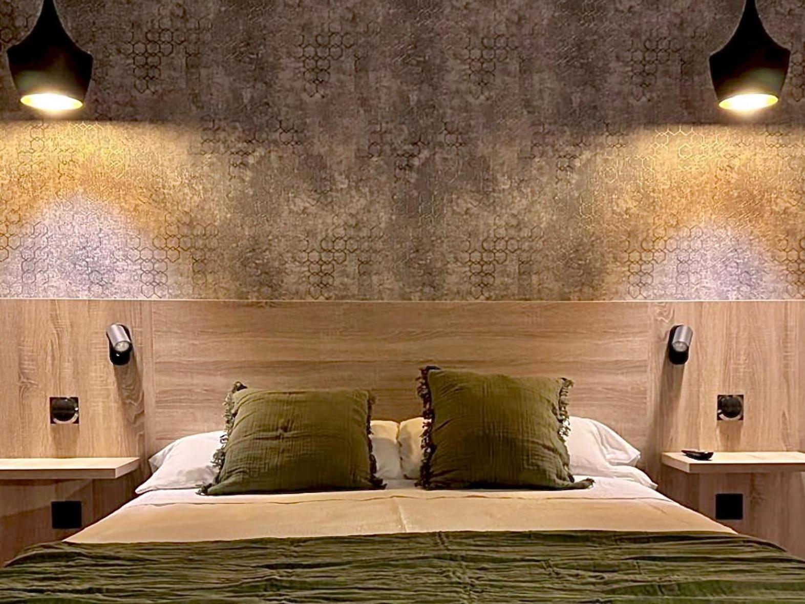 Hospedium Hotel La Fuente กันเดลาริโอ ภายนอก รูปภาพ