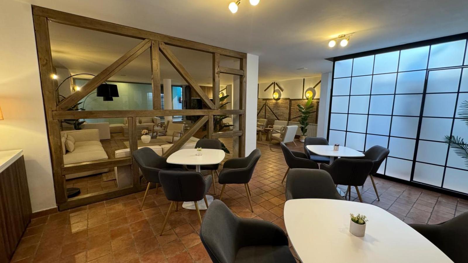 Hospedium Hotel La Fuente กันเดลาริโอ ภายนอก รูปภาพ